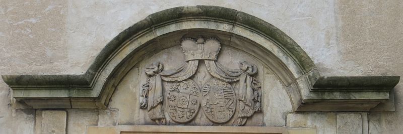 Wappen an der Stadthalle in Detmold 